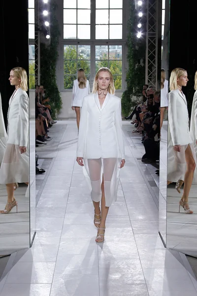 Look 35